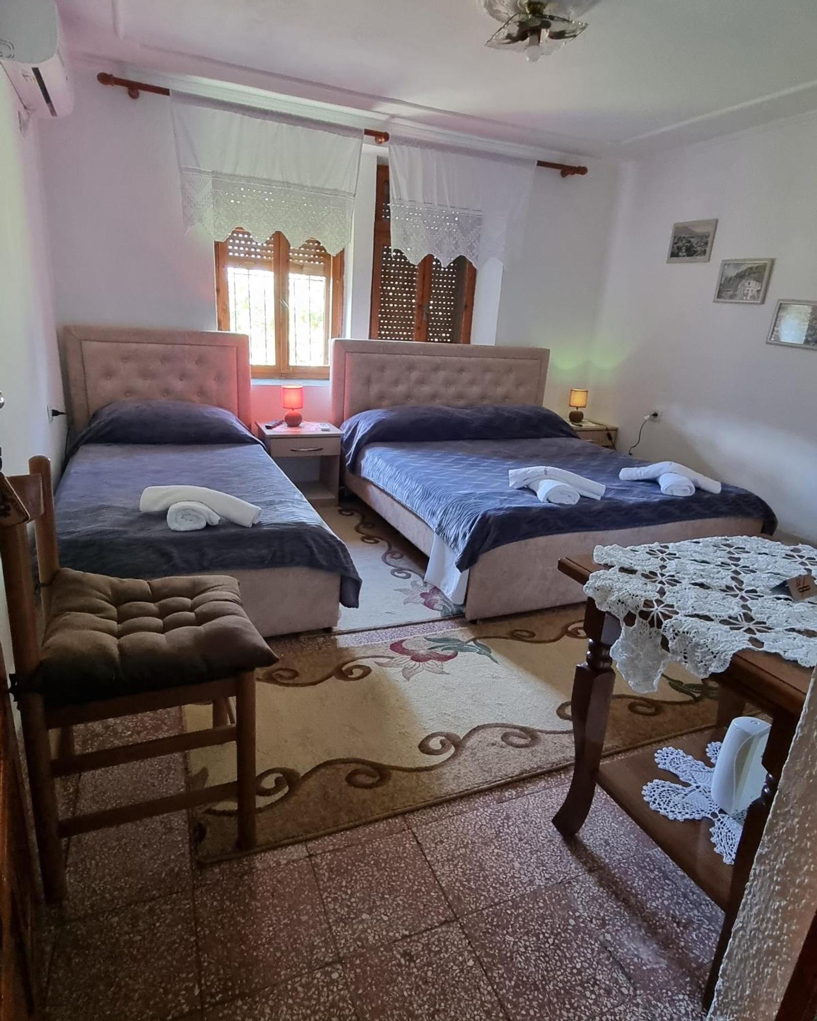 Guesthouse Arber Gjirokaster Ngoại thất bức ảnh