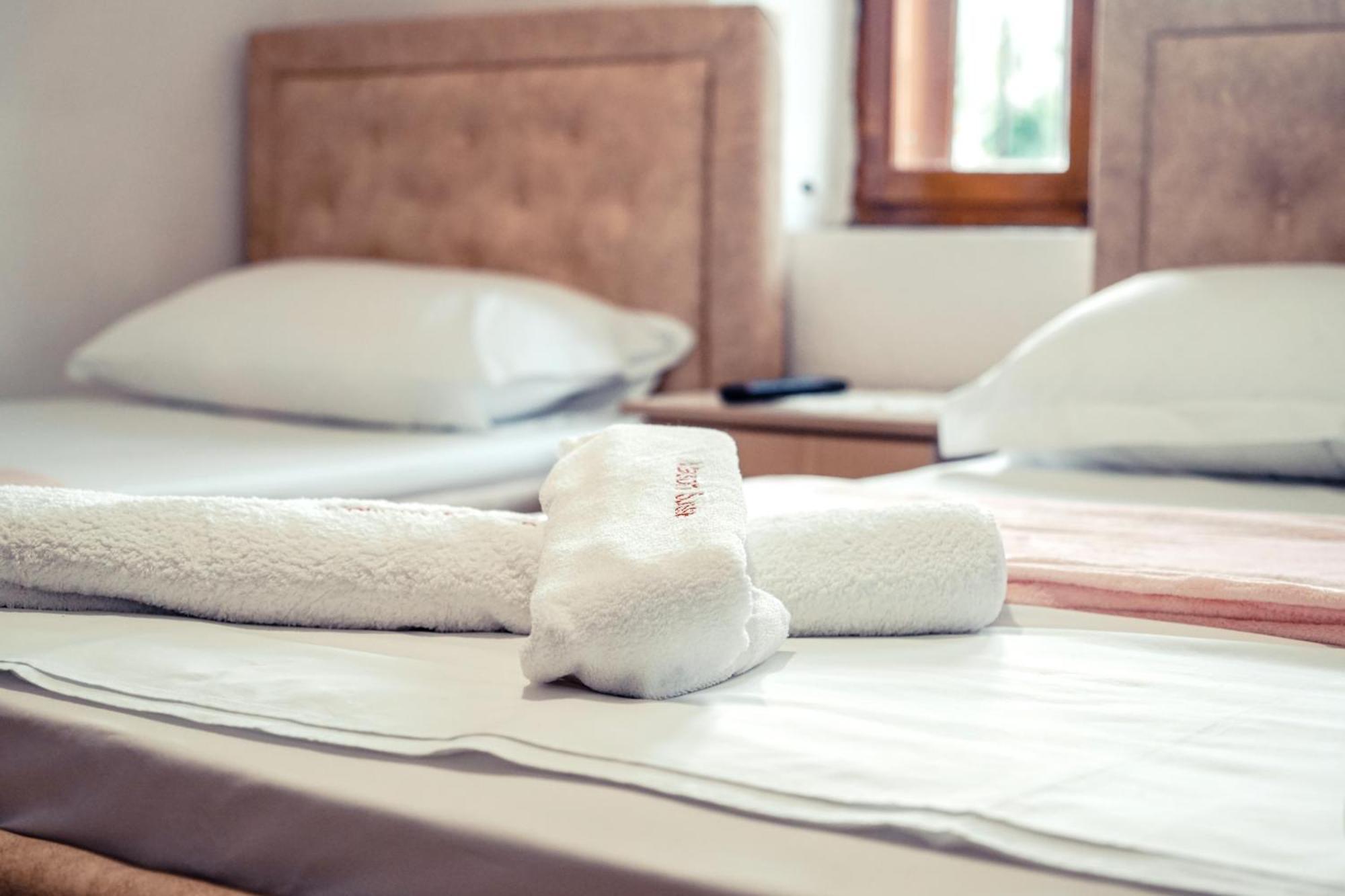 Guesthouse Arber Gjirokaster Ngoại thất bức ảnh