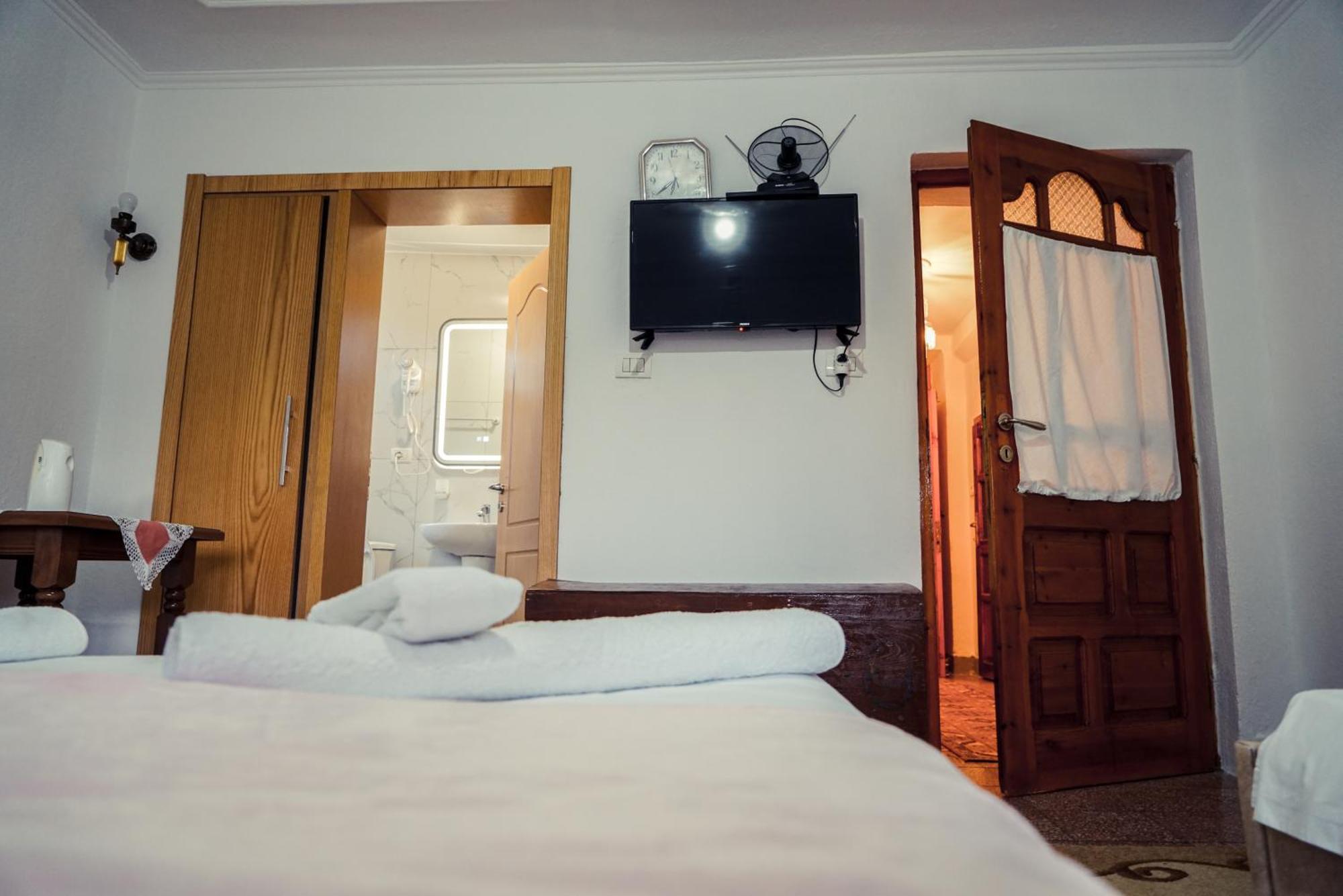 Guesthouse Arber Gjirokaster Ngoại thất bức ảnh
