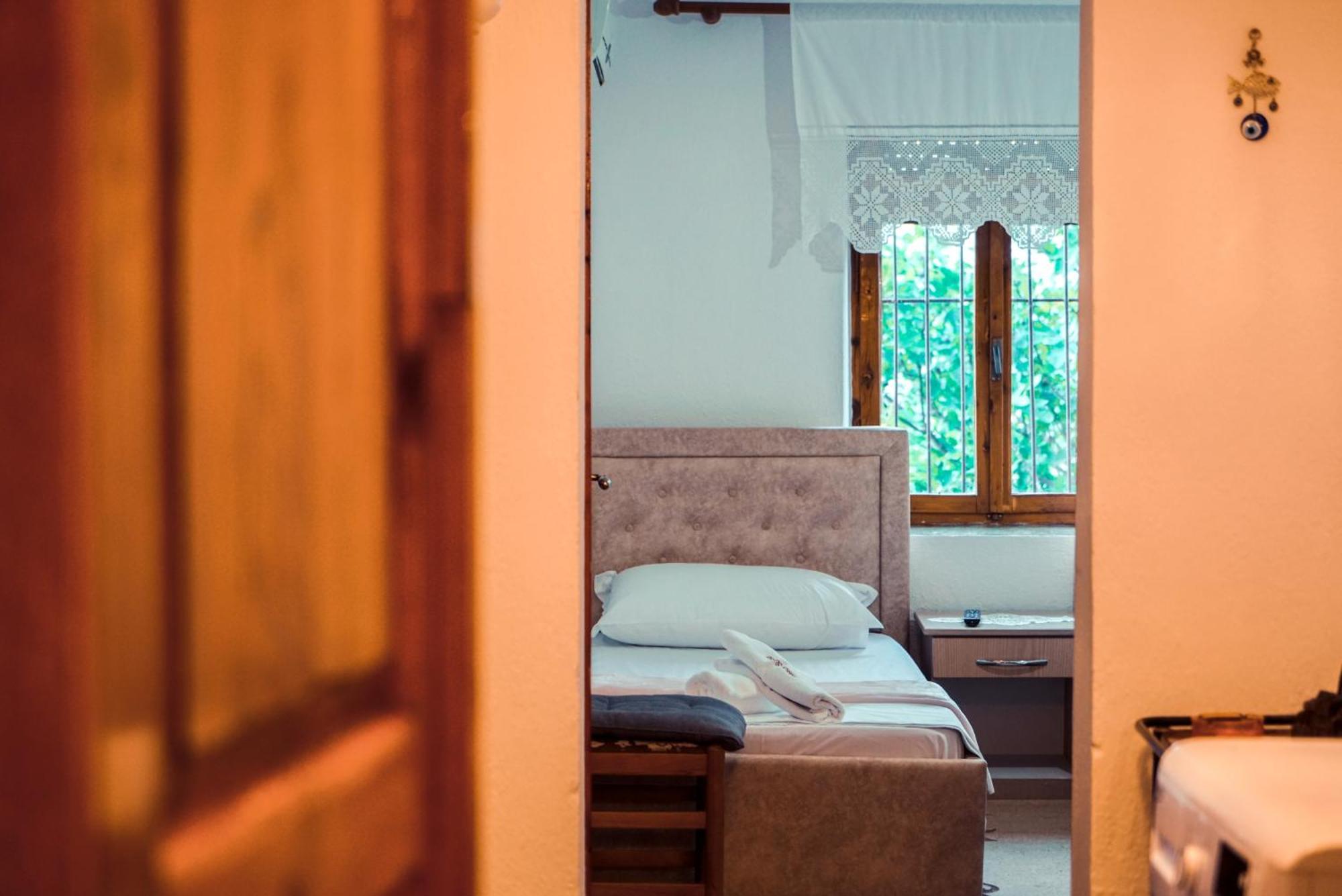 Guesthouse Arber Gjirokaster Ngoại thất bức ảnh