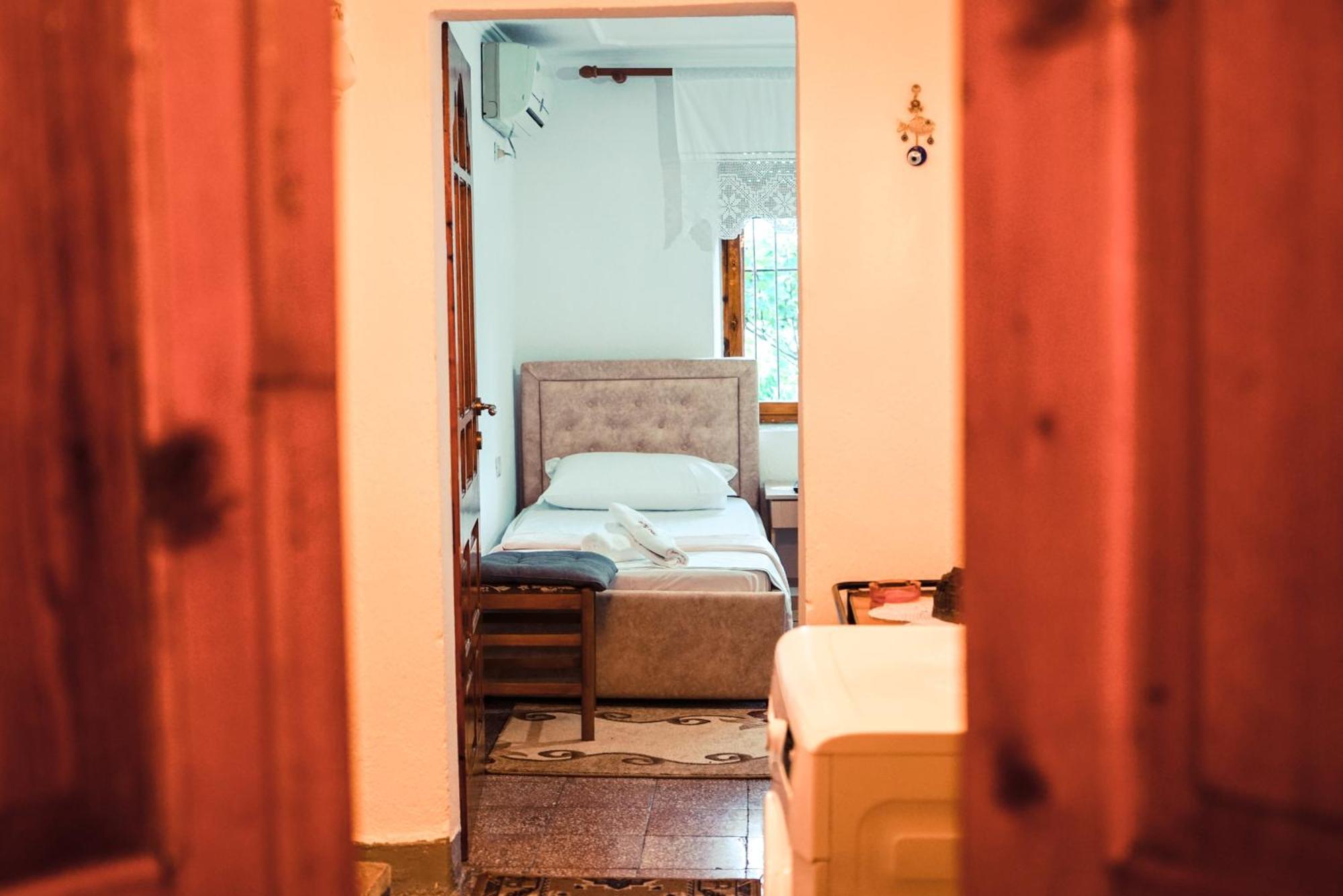 Guesthouse Arber Gjirokaster Ngoại thất bức ảnh
