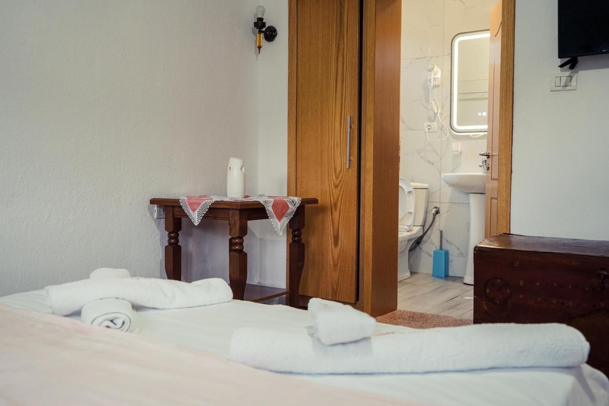 Guesthouse Arber Gjirokaster Ngoại thất bức ảnh