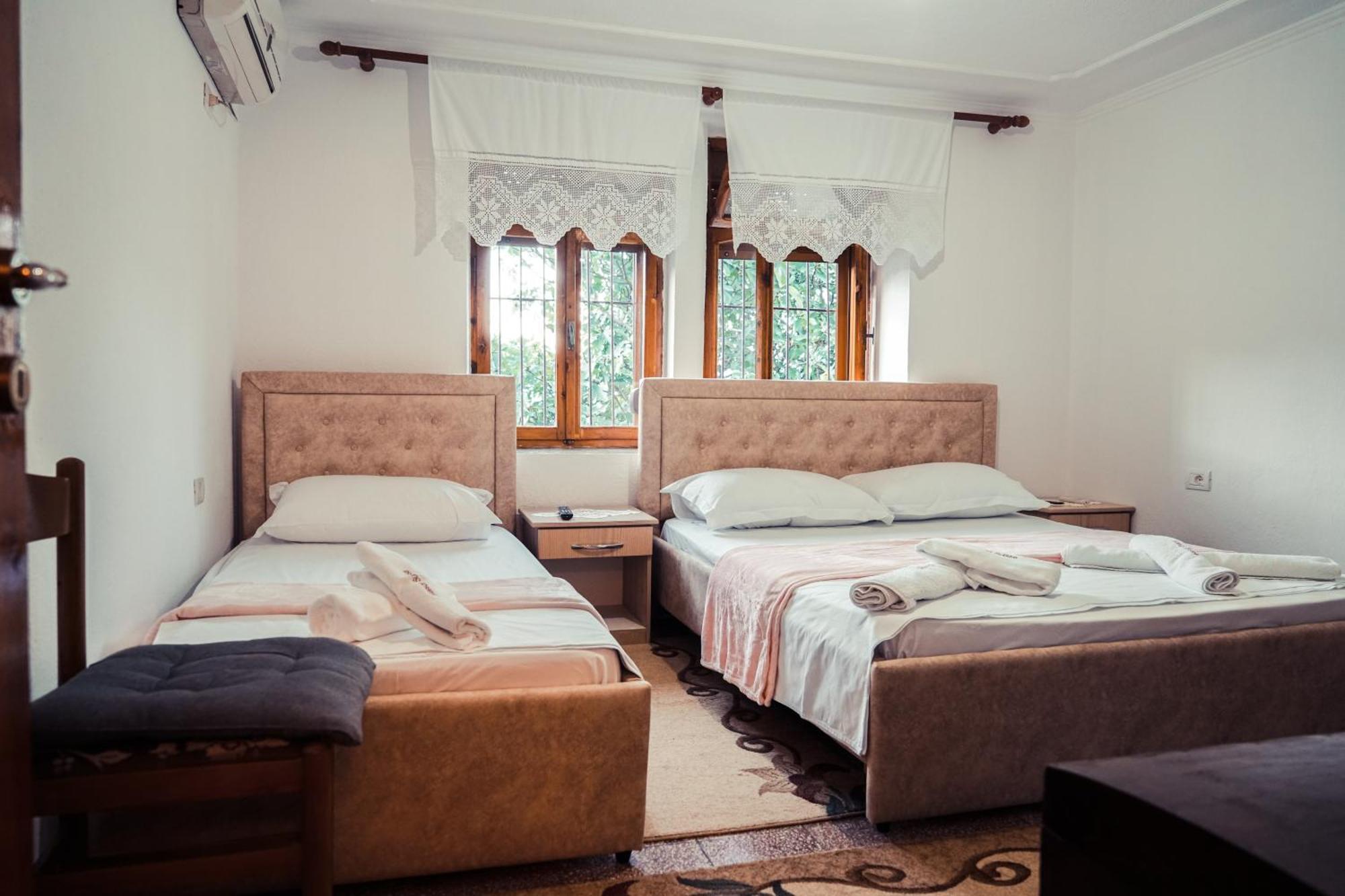 Guesthouse Arber Gjirokaster Ngoại thất bức ảnh
