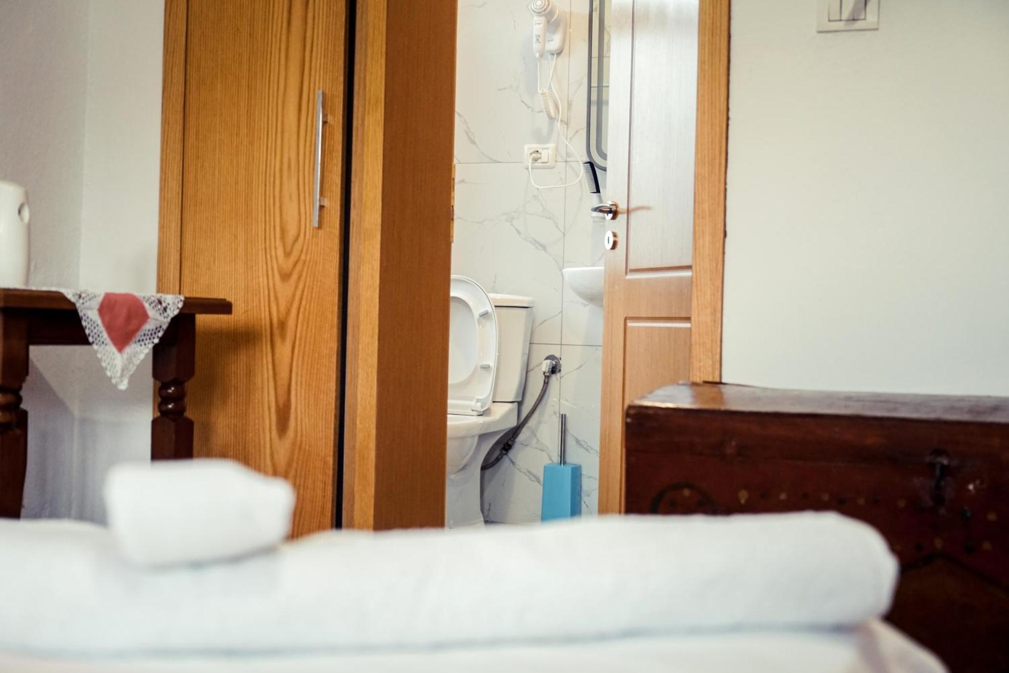 Guesthouse Arber Gjirokaster Ngoại thất bức ảnh