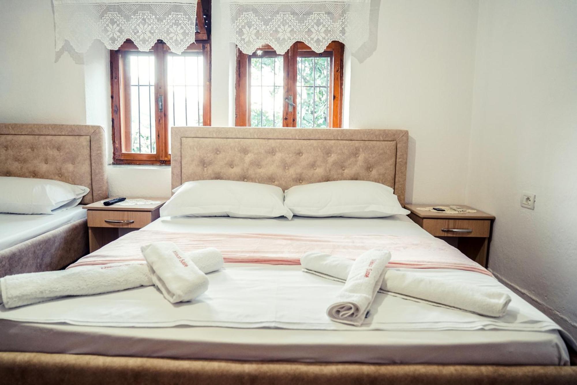 Guesthouse Arber Gjirokaster Ngoại thất bức ảnh