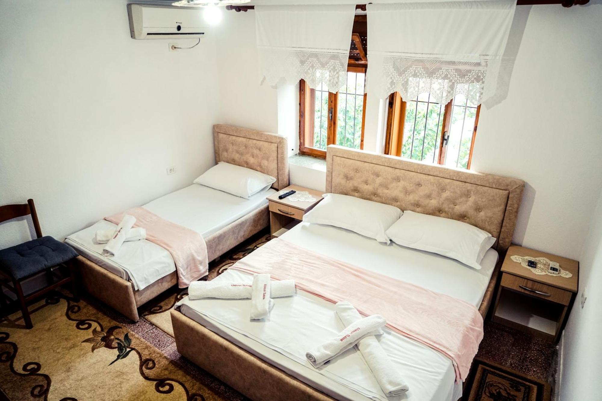 Guesthouse Arber Gjirokaster Ngoại thất bức ảnh