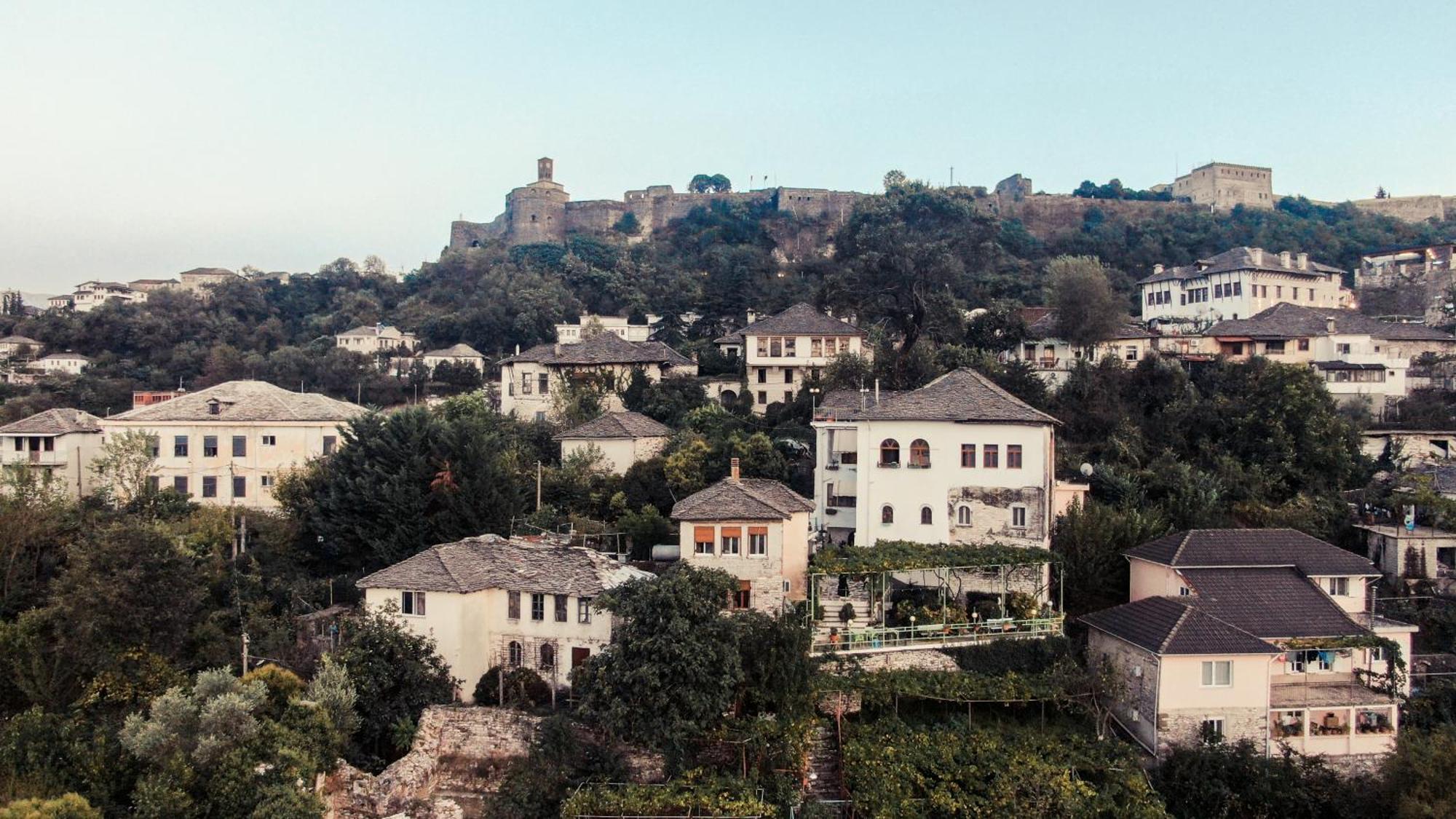 Guesthouse Arber Gjirokaster Ngoại thất bức ảnh