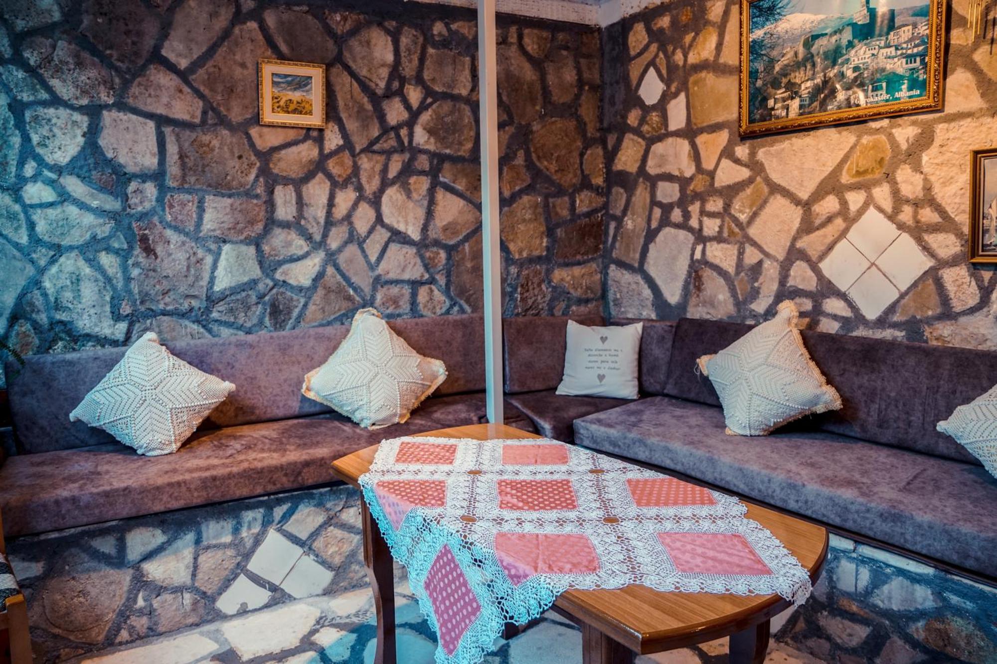 Guesthouse Arber Gjirokaster Ngoại thất bức ảnh