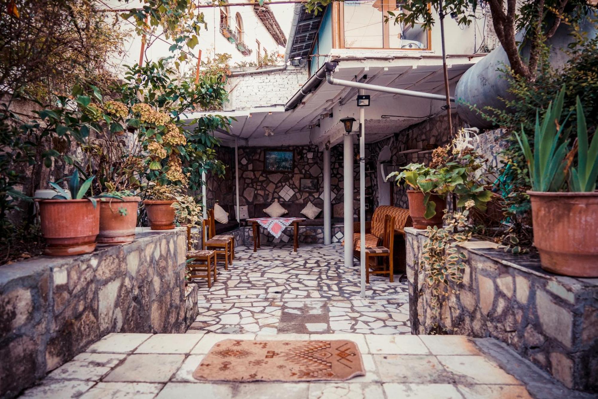 Guesthouse Arber Gjirokaster Ngoại thất bức ảnh