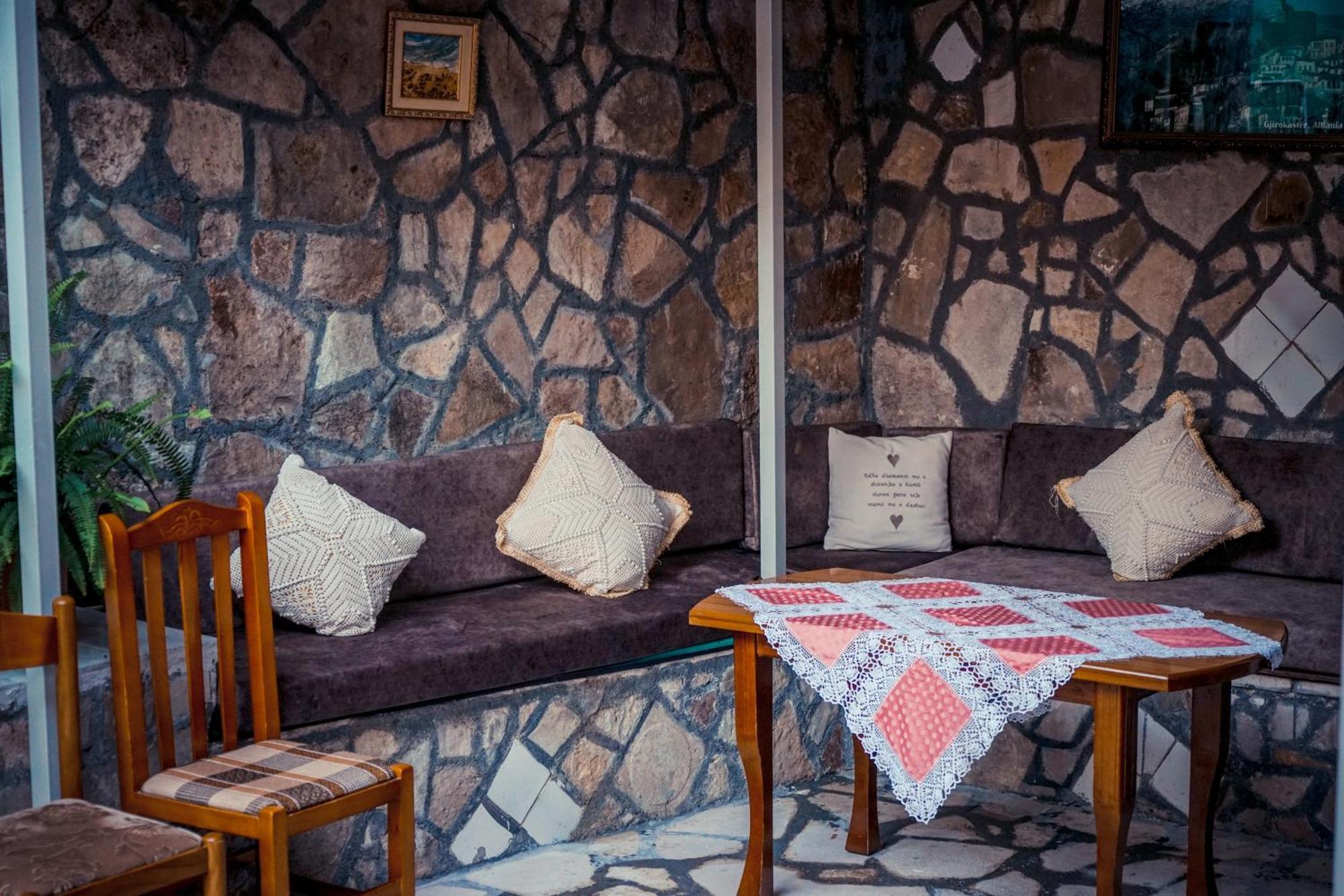 Guesthouse Arber Gjirokaster Ngoại thất bức ảnh